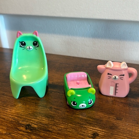 Shopkins Mixed Lot of 7 Shopkins - Picture 3 of 3